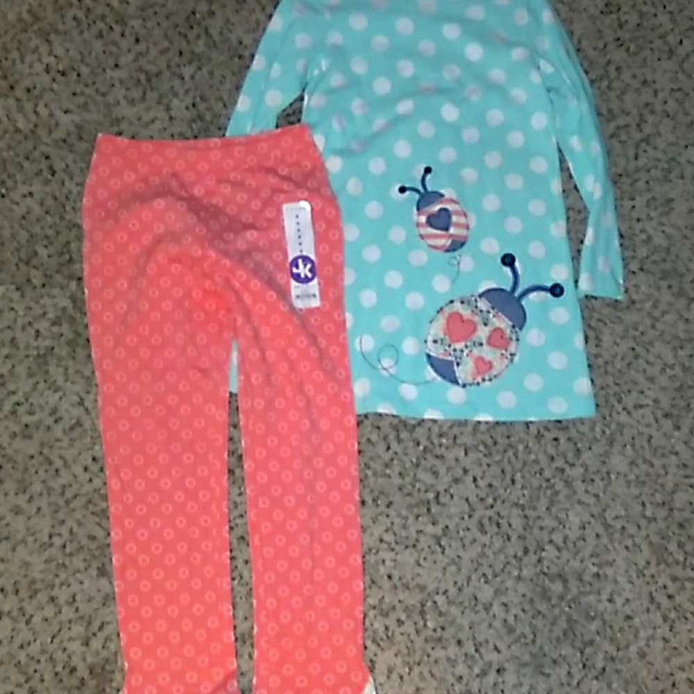 New with tags Girls 2 piece outfit size 6